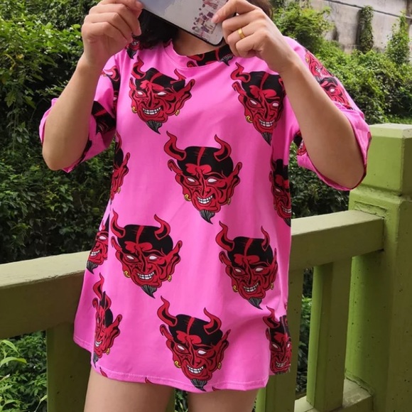 Tops - Pink devil print oversized t-shirt